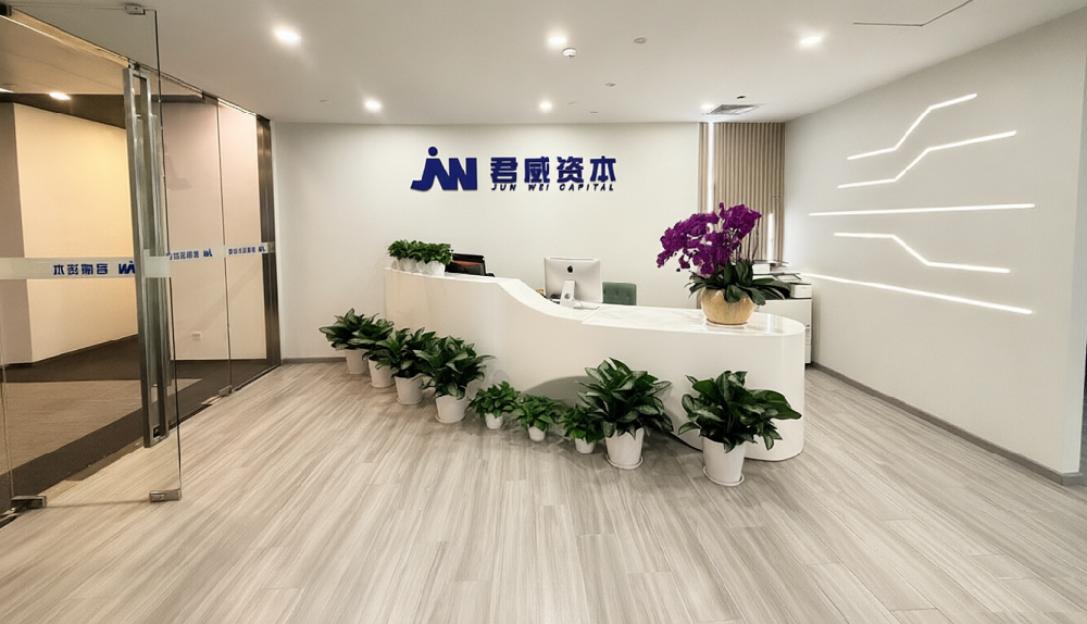 关于君威展鹏
